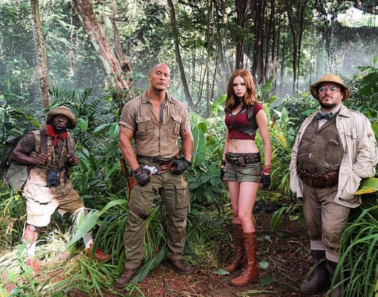 Jumanji：Nick JonasがDwayne Johnsonとの新しい画像で冒険に参加します